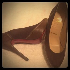 Authentic !!! 👠Christian LOUBOUTIN pumps !!!